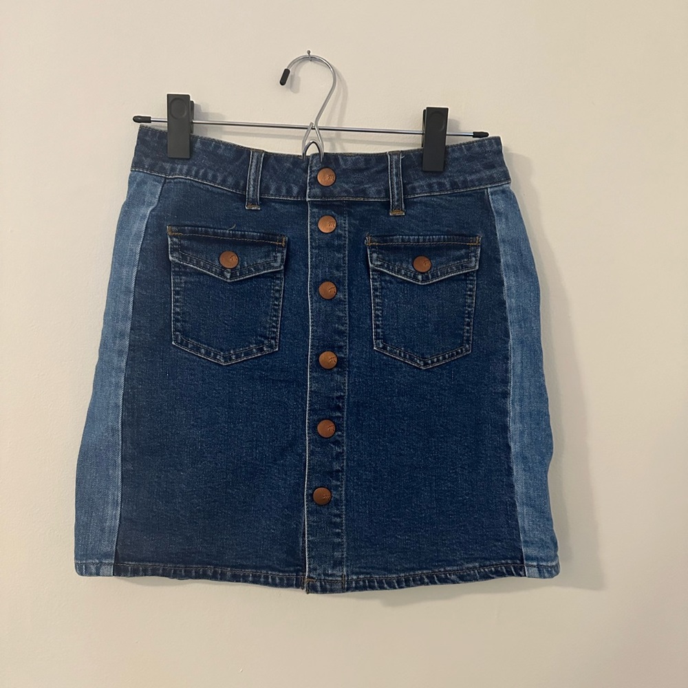 Like new - Madewell Denim Jean Skirt Button Two Tone